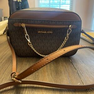 Jet Set Logo Crossbody Bag